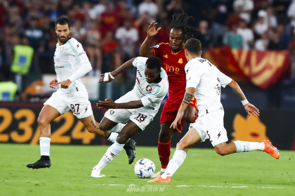 乐部在球衣 乐部在球衣