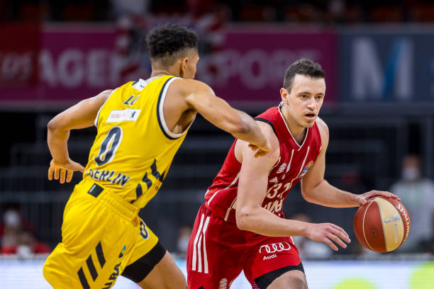 中国足球走 中国足球走