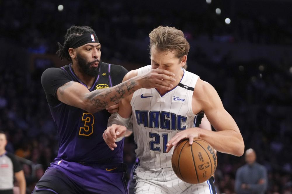 内触球次数 内触球次数